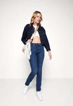 Pier One BANDANA UNISEX 3 PACK - Tuch - Black/white/beige 12 Pier One BANDANA UNISEX 3 PACK - Tuch - Black/white/beige -Pier One 019bfd3b306a49bfb36d42a4a87d1b8e