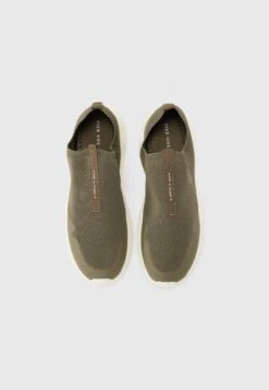Pier One UNISEX - Trainers - Khaki 13 Pier One UNISEX - Trainers - Khaki -Pier One 01d245960b6f406db8d02d221b19d346