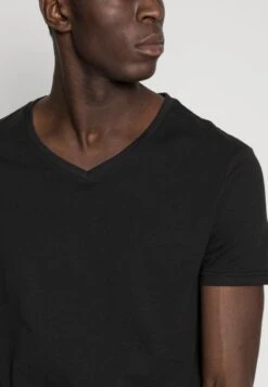 Pier One 5 PACK - T-Shirt Basic - White/blue/black 13 Pier One 5 PACK - T-Shirt Basic - White/blue/black -Pier One 04339dc8a41b4f87892bcf5988fa14bc