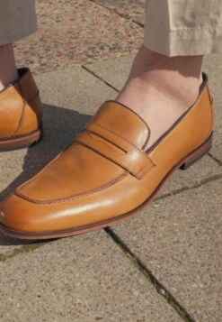 Pier One -Pier One 1647946996698