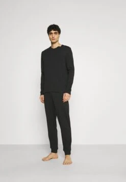 Pier One Nachtwäsche Set - Black 9 Pier One Nachtwäsche Set - Black -Pier One 1dcc3565a04b4ec1b2fda5221a610a51