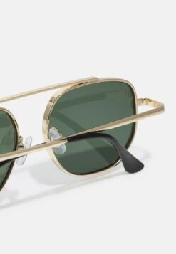 Pier One Sonnenbrille - Green 10 Pier One Sonnenbrille - Green -Pier One 22553ee9e2144325aaebbe36d18f33b6