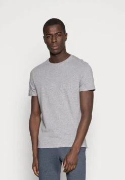 Pier One 3 PACK - T-Shirt Basic - White/black/light Grey -Pier One 4076e7e50d3a4fb78cc08ea42ee0eb04