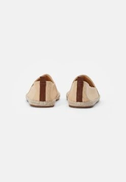 Pier One RENA ESPADRILLE UNISEX - Espadrille - Beige 10 Pier One RENA ESPADRILLE UNISEX - Espadrille - Beige -Pier One 8310eea23d7d45459447954d543b0c0d