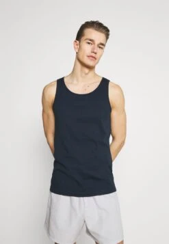 Pier One 3 PACK - Unterhemd/-shirt - Dark Blue/bordeaux/off-white 10 Pier One 3 PACK - Unterhemd/-shirt - Dark Blue/bordeaux/off-white -Pier One 8d191badfd5740d09b9c0a104aabe78c