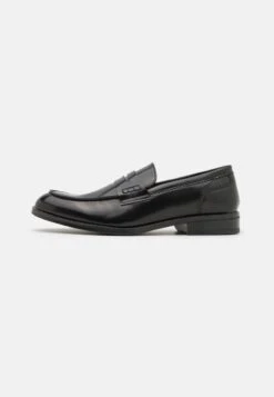 Pier One 55 Pier One Slipper - Black