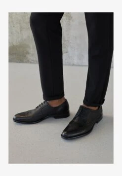 Pier One -Pier One 9981a7e9de614621947950a0e152756e