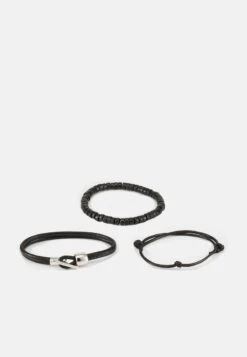 Pier One SET - Uhr - Black 11 Pier One SET - Uhr - Black -Pier One b0f469a7519f433387fdcd22fdfd31fe