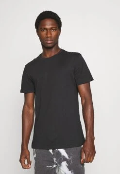 Pier One 3 PACK - T-Shirt Basic - Black/mottled Dark Grey/bordeaux 9 Pier One 3 PACK - T-Shirt Basic - Black/mottled Dark Grey/bordeaux -Pier One d09d40cb336d40a1a4f7d8ffcc823842