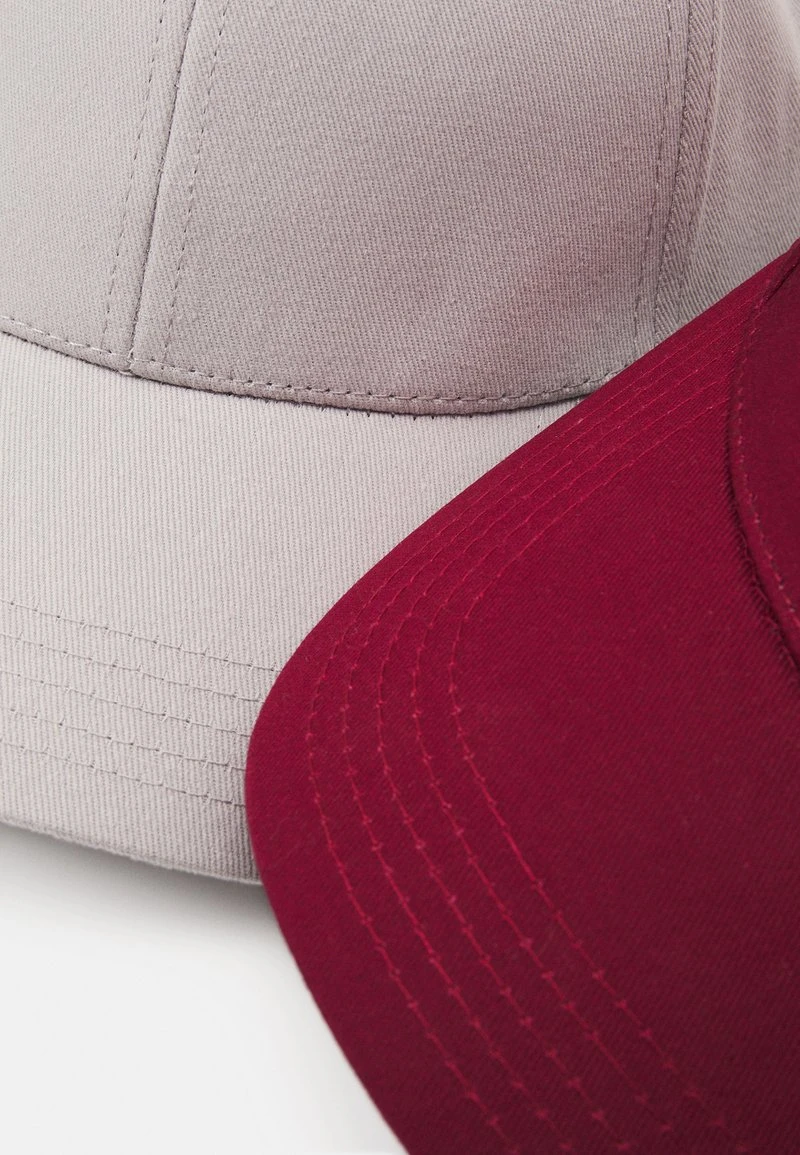Pier One UNISEX 2 PACK - Cap - Light Grey/berry 6 Pier One UNISEX 2 PACK - Cap - Light Grey/berry – Bild 4