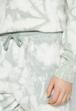 Pier One Shorts - Green 13 Pier One Shorts - Green -Pier One ddfcbbe17eeb496298c7947389116599