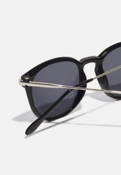 Pier One Sonnenbrille - Black 10 Pier One Sonnenbrille - Black -Pier One e1238979fc144555bfd451a98b4e6bbf