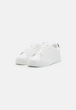 Pier One UNISEX - Sneaker Low - White 9 Pier One UNISEX - Sneaker Low - White -Pier One e56f5cb38e914c25adbd375aedd2e023