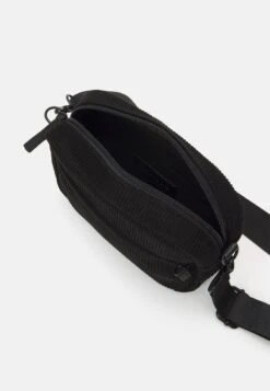 Pier One UNISEX - Umhängetasche - Black 10 Pier One UNISEX - Umhängetasche - Black -Pier One f6e97ec080334bee84e0beb3736ab78d