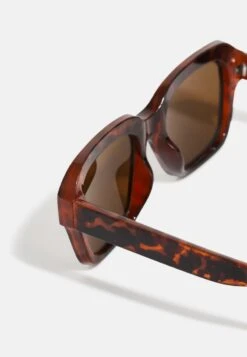 Pier One UNISEX - Sonnenbrille - Black 13 Pier One UNISEX - Sonnenbrille - Black -Pier One faad10b8a5a2445f865f09b5d12427d1