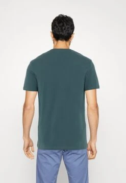 Pier One T-Shirt Basic - White/off-white/lilac 10 Pier One T-Shirt Basic - White/off-white/lilac -Pier One fb9e5f19fa1d4182b7db953af443e00b